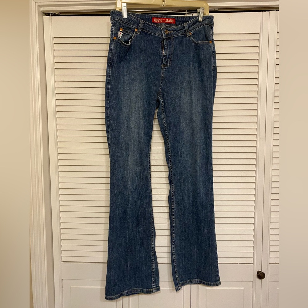 Guess jeans, triangle pocket, mid rise, straight, size 34, Style 8046DNM.